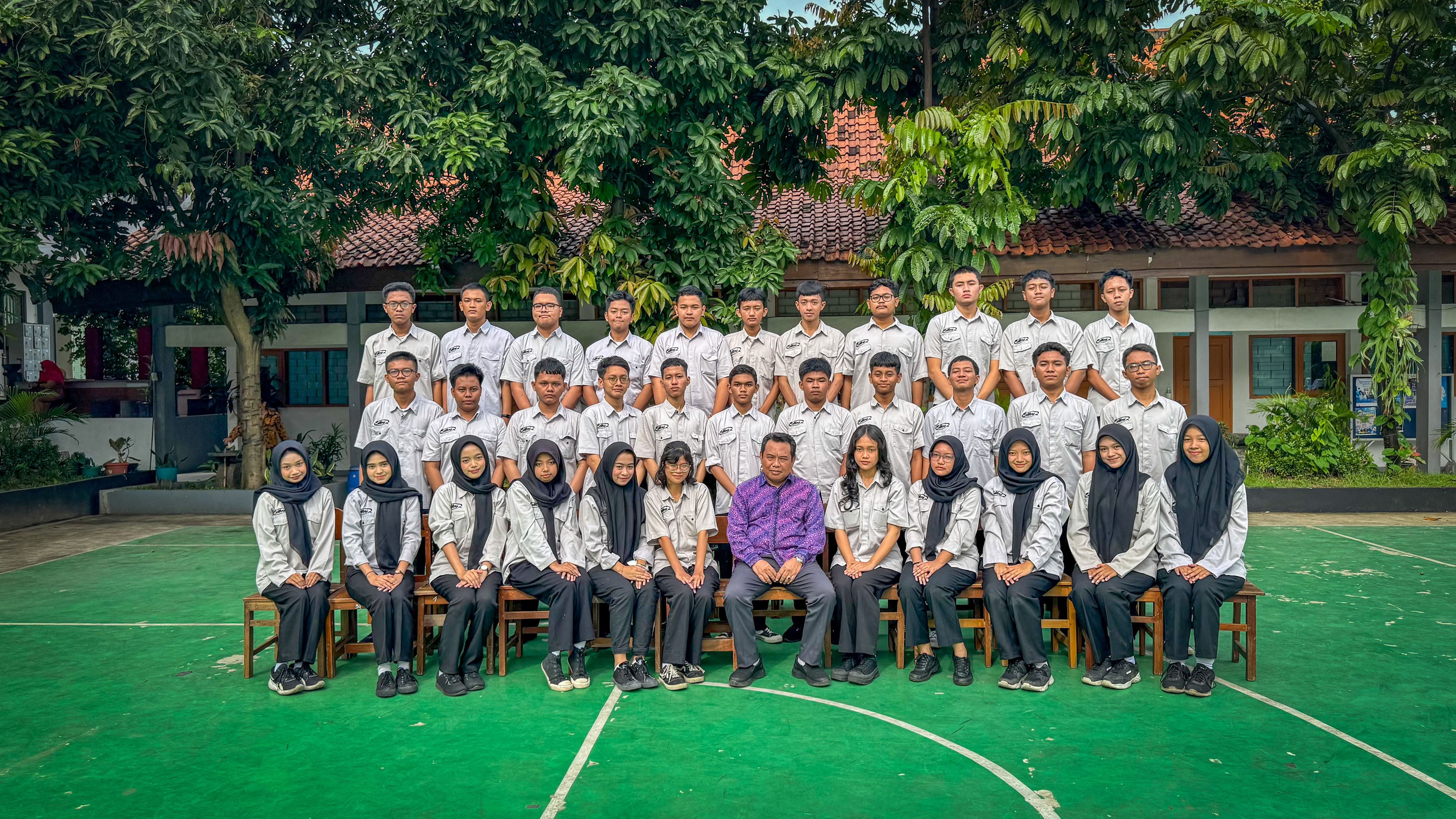 Murid-murid DKV